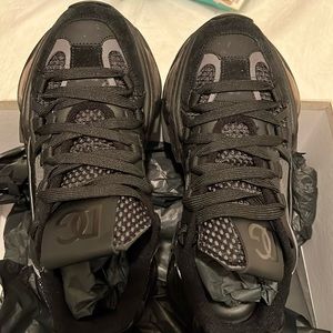 Dolche &Gabbana women sneakers,worn a couple of times